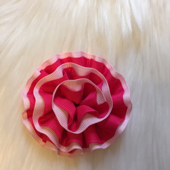 Bright and Fun Hair bow and clips - Picture 4 of 4